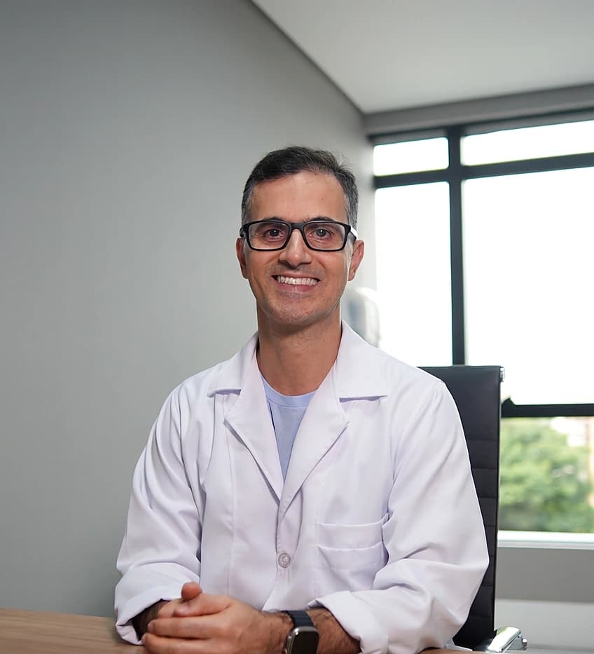 Dr. Alexandre Mena
